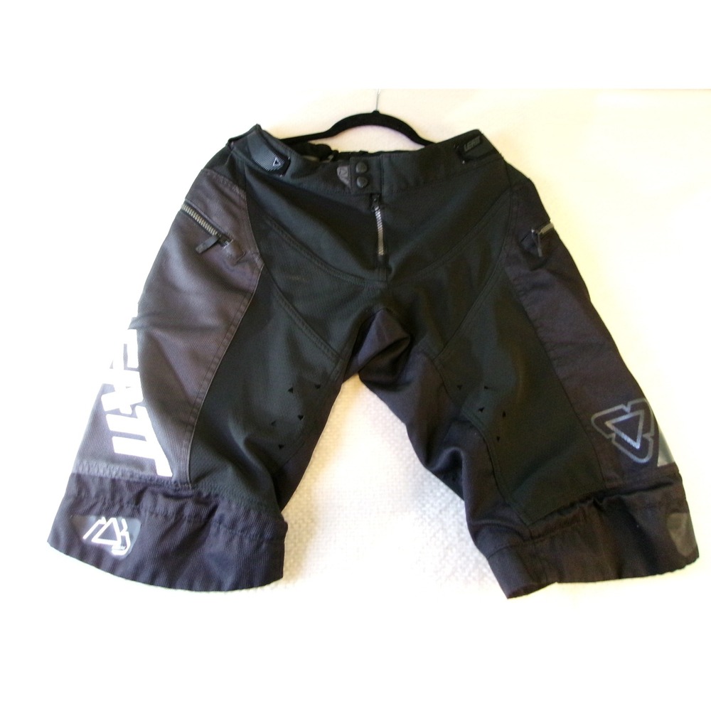 Leatt DBX 4.0 MTB Cycling Shorts Mens Size Medium M Black Gray Enduro Trail Bike